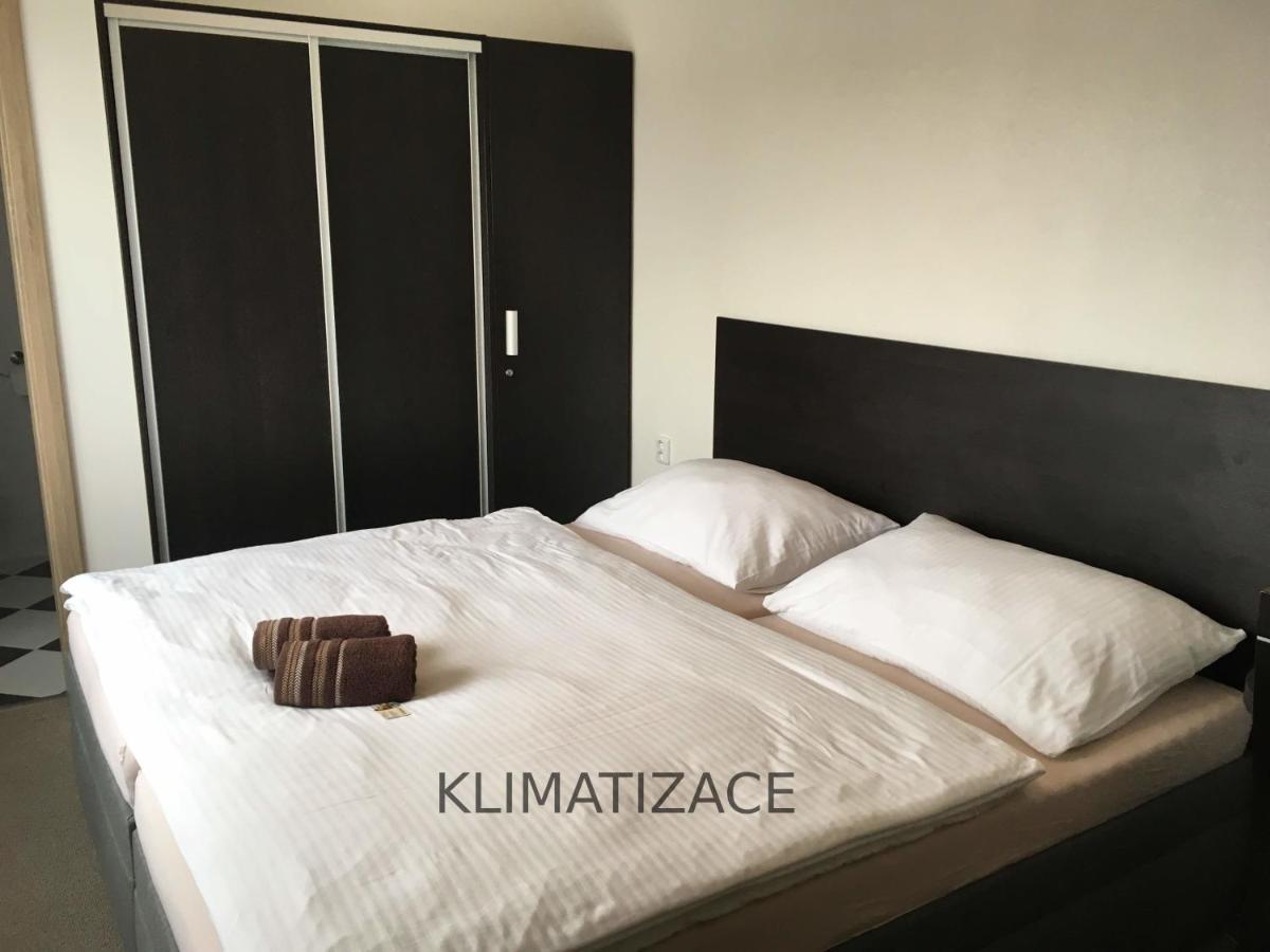Hotel Jordanek Opočno エクステリア 写真