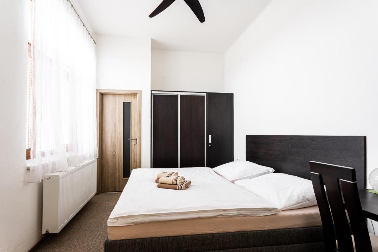 Hotel Jordanek Opočno エクステリア 写真