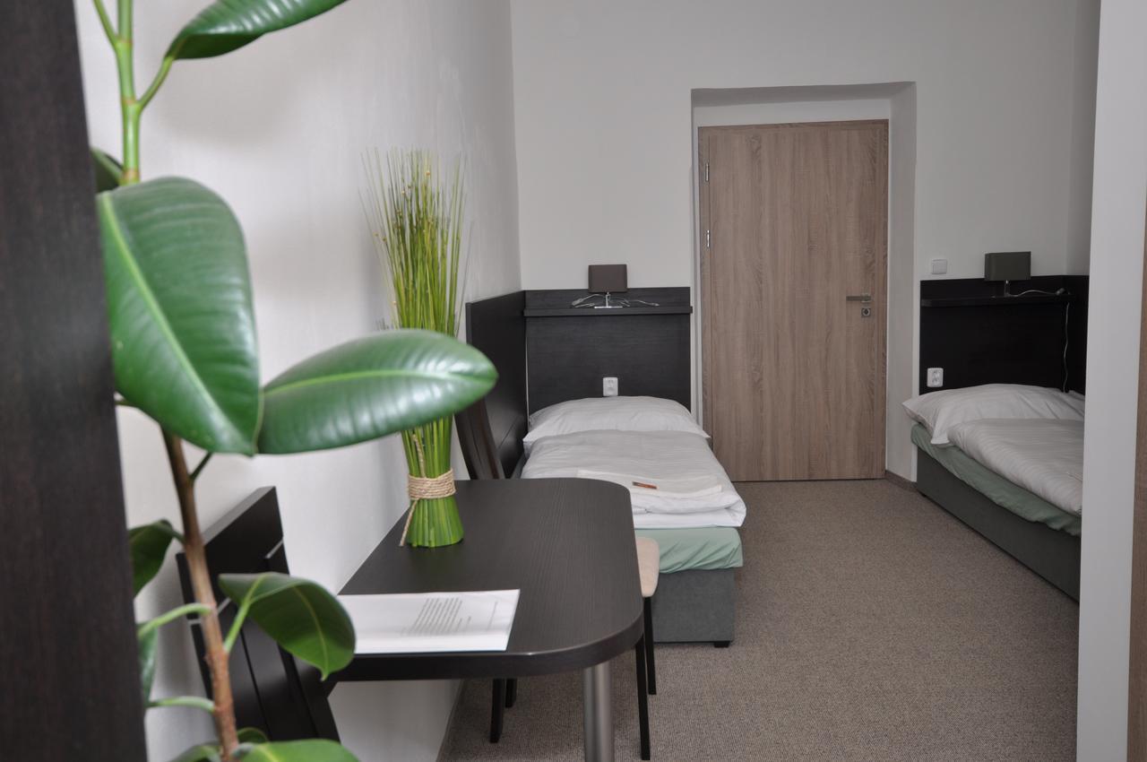 Hotel Jordanek Opočno エクステリア 写真