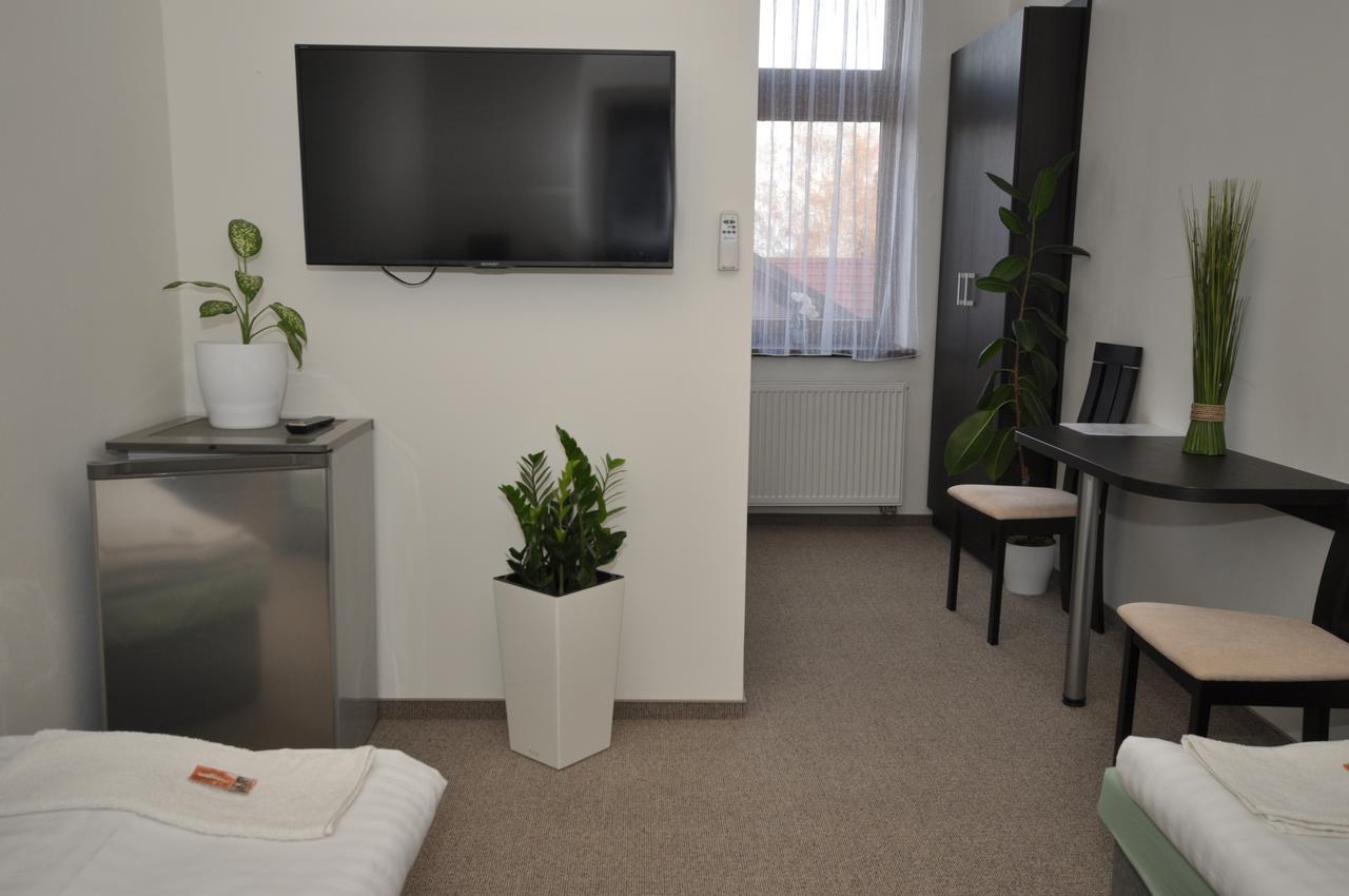 Hotel Jordanek Opočno エクステリア 写真