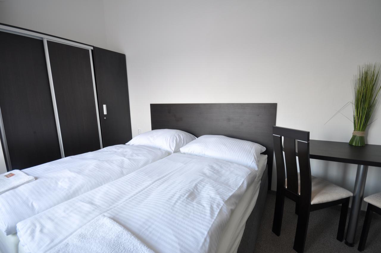 Hotel Jordanek Opočno エクステリア 写真