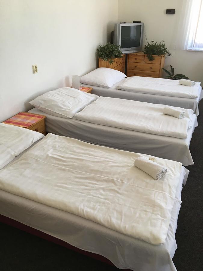 Hotel Jordanek Opočno エクステリア 写真