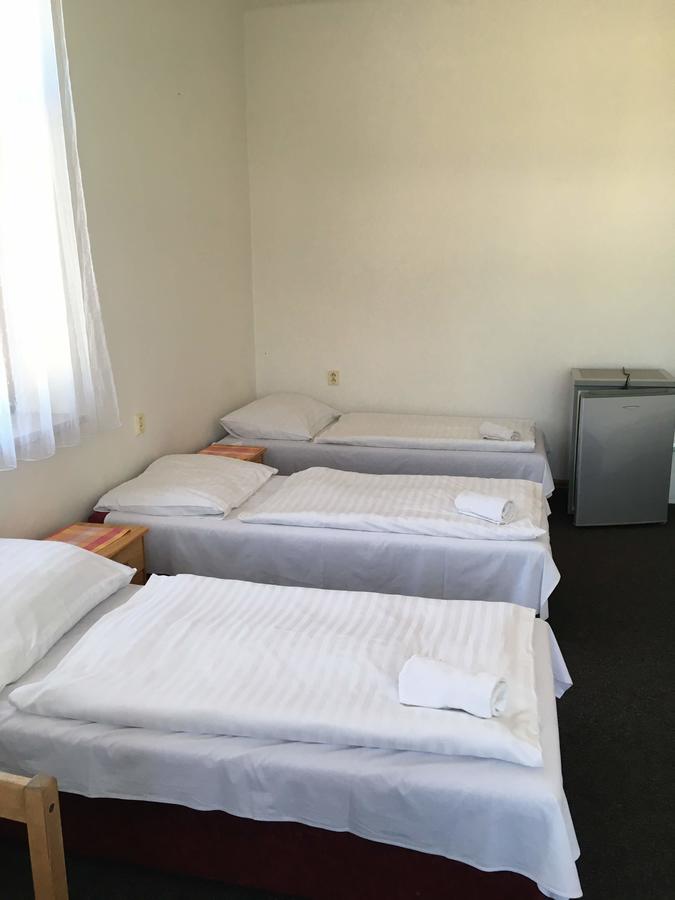 Hotel Jordanek Opočno エクステリア 写真