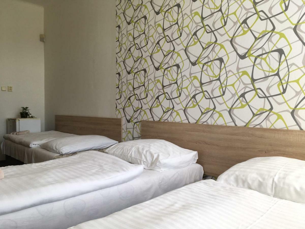 Hotel Jordanek Opočno エクステリア 写真