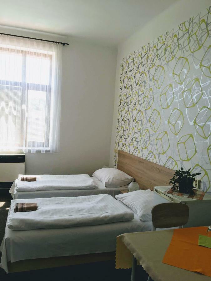Hotel Jordanek Opočno エクステリア 写真
